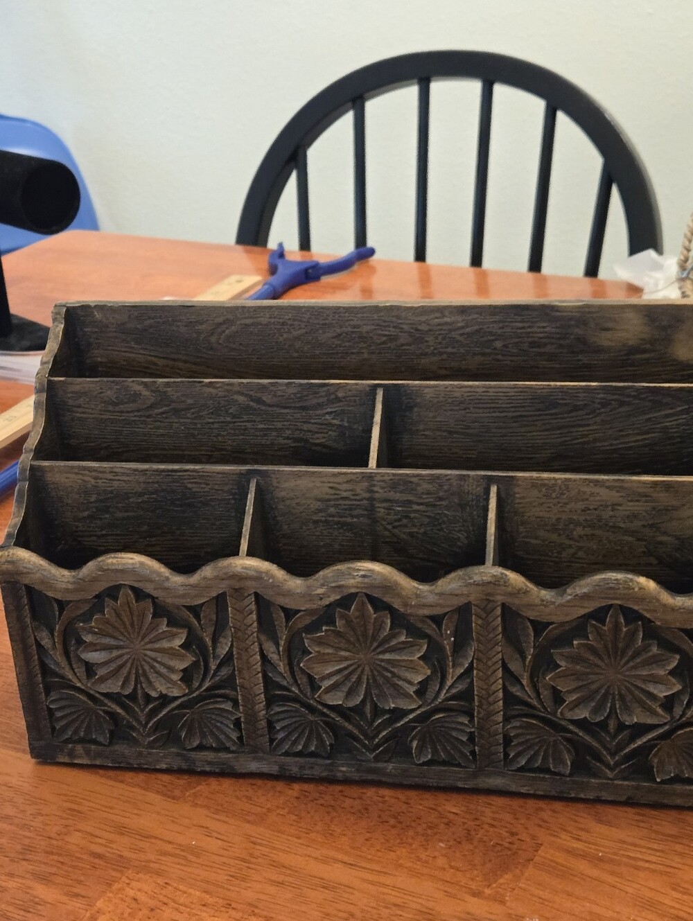 VTG LERNER Carved Faux Wood Letter Holder Mail Organizer Storage Caddy Desk MCM*